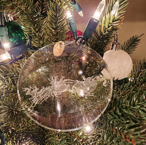 Pair of Vintage 1977 Amsun Acrylic Ornaments - Picture 2 of 4